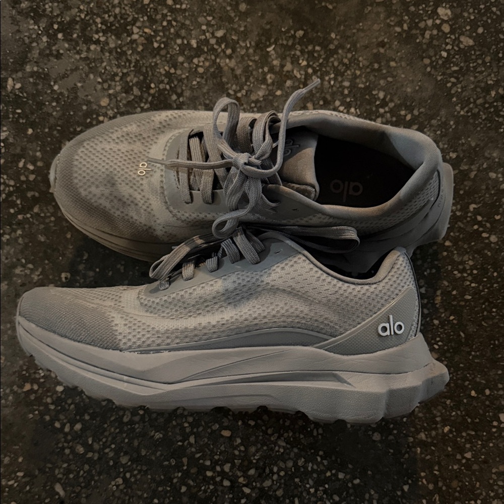 ALO Yoga Unisex Light Gray Sneakers